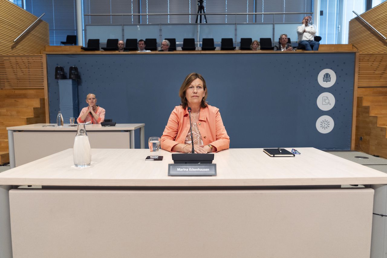Inspectie voelde zich ‘overvallen’ door het bezoekverbod in verpleeghuizen, ‘een verschrikkelijke maatregel’
