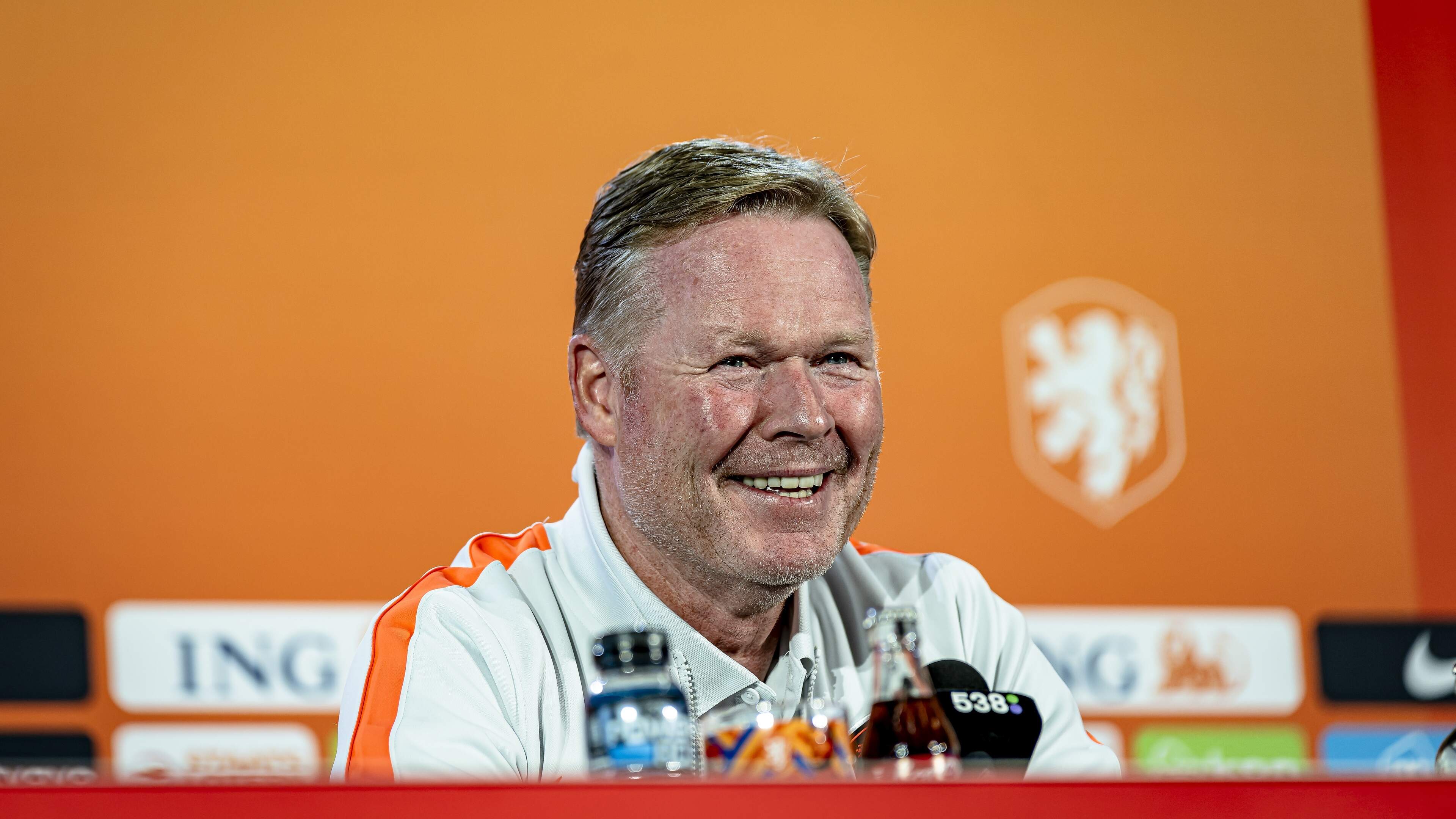 LIVE | Ronald Koeman en Frenkie de Jong blikken vooruit op Nederland - Japan