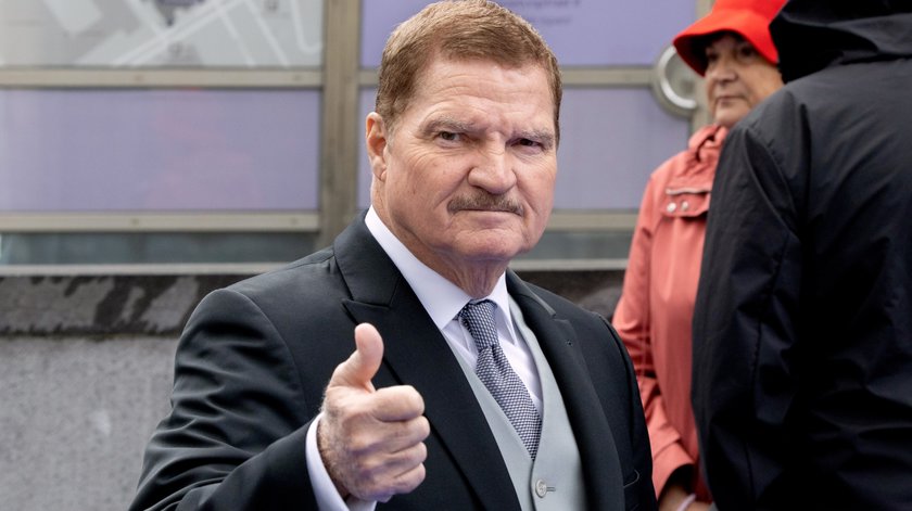 Mike Eman, gewaardeerd premier van Aruba, kondigt onverwacht zijn vertrek aan