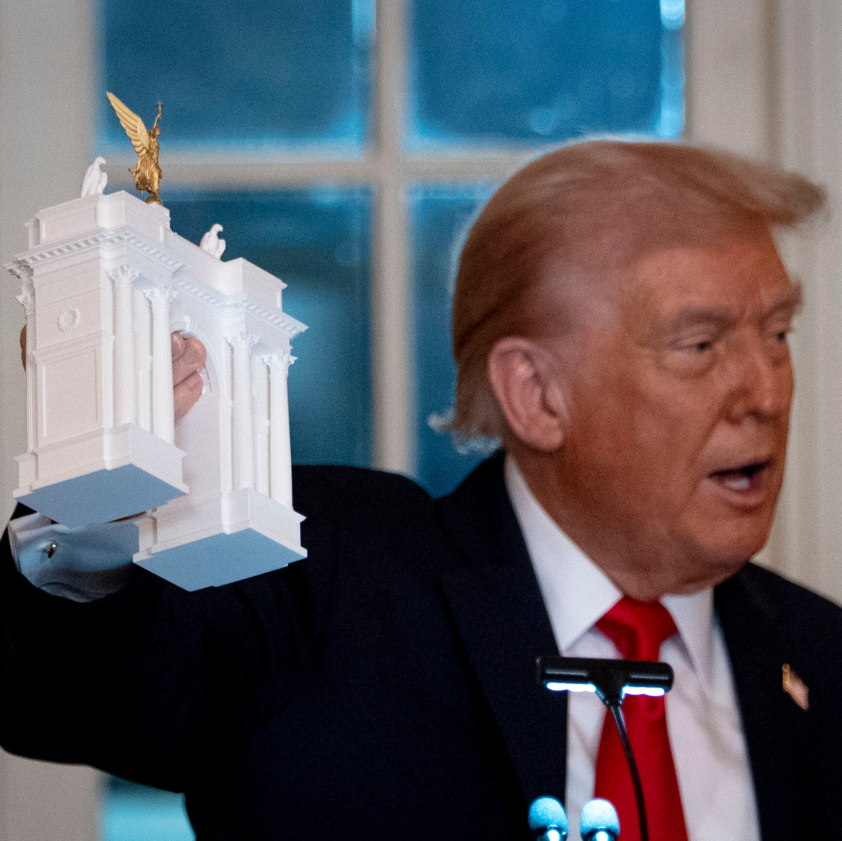 Democrats Warn Trump Officials Not to Pursue Arch Project Without Congress