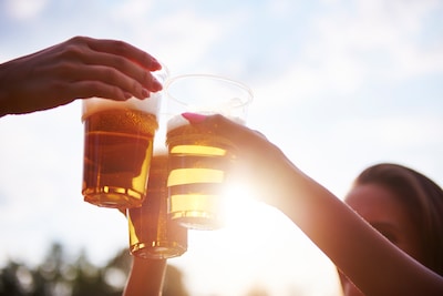 Een biertje in de zon, word je daar echt sneller dronken van?