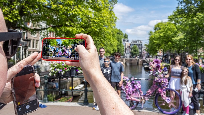 Maakt fotograferen ons vergeetachtiger? ‘Bewuste aandacht maakt dat je het moment beter opslaat’