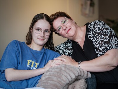 Floortje krijgt drie keer kanker en overlijdt op 19-jarige leeftijd: haar moeder maakt nu haar laatste wens waar