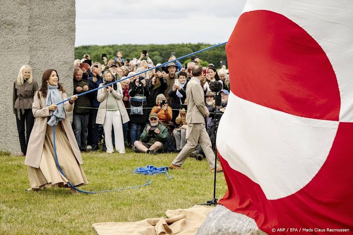 Koningin Mary onthult laatste sculptuur in beeldencirkel