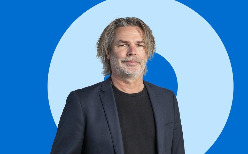Ik moest lachen. Ook zonder het ‘man’ en ‘vrouw’ of die poppetjes wist ik door wat er op de deuren stond welk toilet voor mannen was | column Herman Sandman