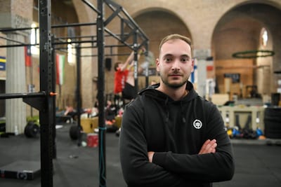 CrossFitters sporten 24 uur zonder slaap voor Roy die uit het leven stapte: ‘Hij hield de groep bij elkaar’