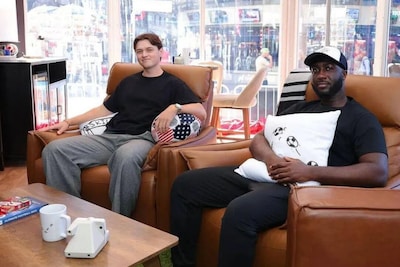 Twee fans verdienen 43.000 euro met het kijken van álle 104 WK-duels en het ontbreekt hen aan niets: ‘Droombaan? Een understatement’