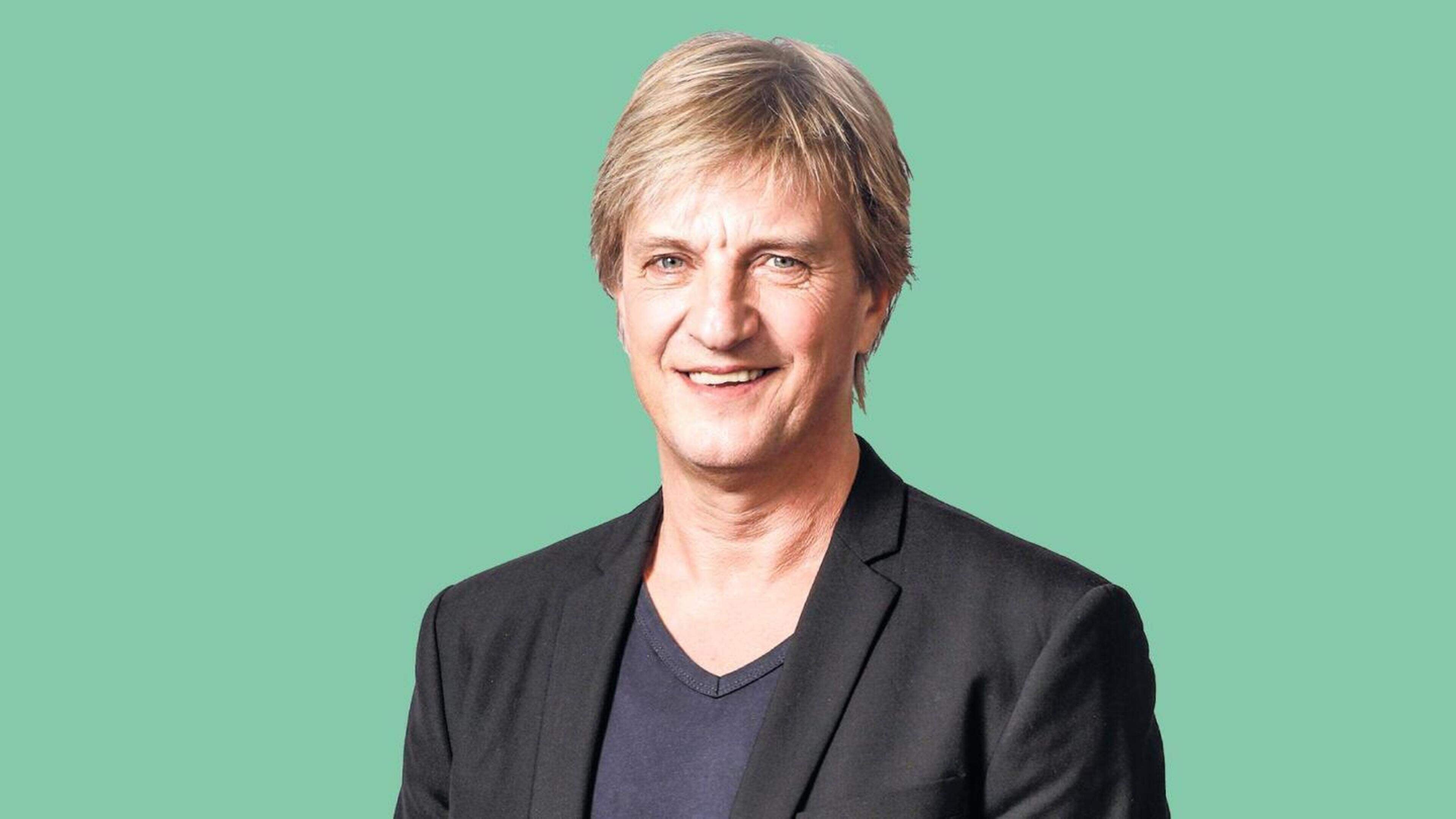Willem Kieft: ’Frenkie scant, maar vertraagt: waar blijft de snelle pass op Gakpo?’
