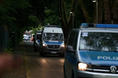 Peuter wordt in auto achtergelaten door moeder en overlijdt in Duitsland