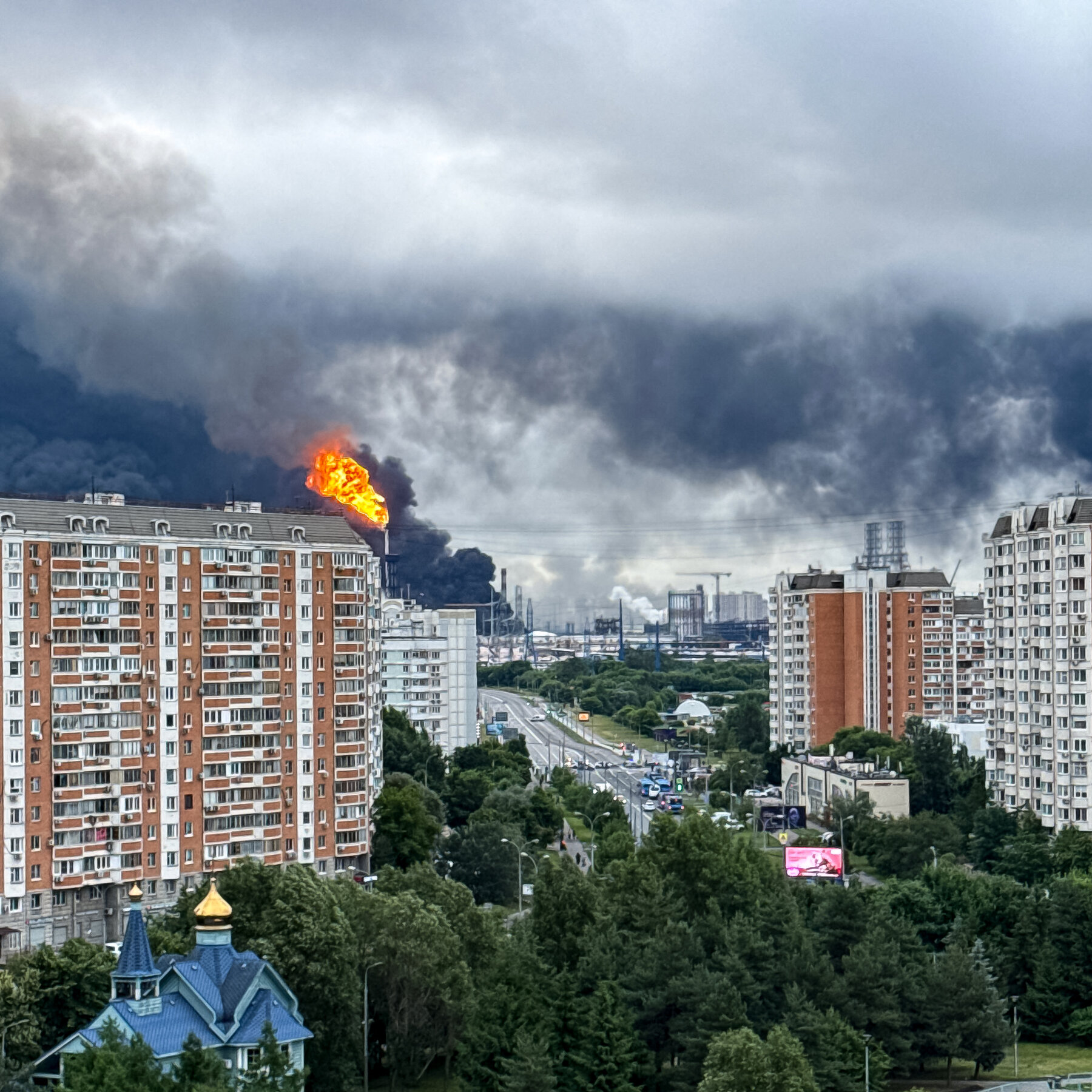 Ukraine Strikes Moscow Refinery in Large-Scale Drone Attack