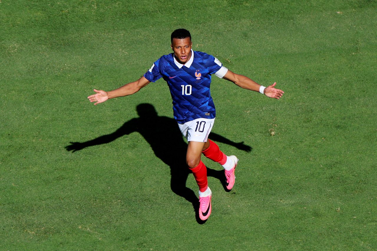 Mbappé schiet Frankrijk met twee goals naar winst op Senegal: 3-1