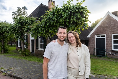 Britt (28) en Jarnick (29) waren niet op zoek naar een huis, totdat ze vielen voor monumentale boerderij