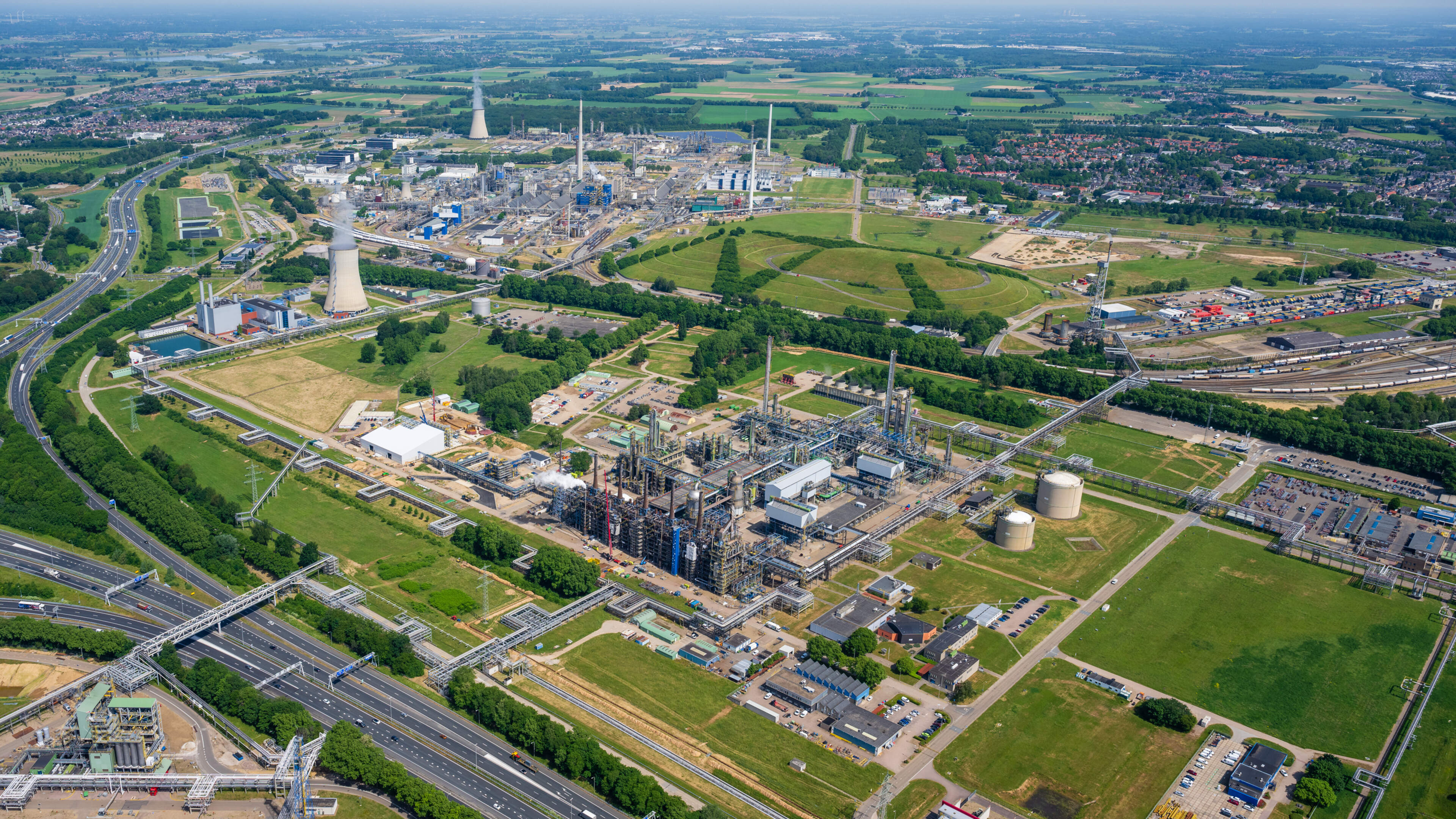 Werknemers Chemelot in Geleen voelen zich buitenspel gezet en zijn bezorgd over de toekomst: ‘Beslissingen hoor je pas als ze al genomen zijn’