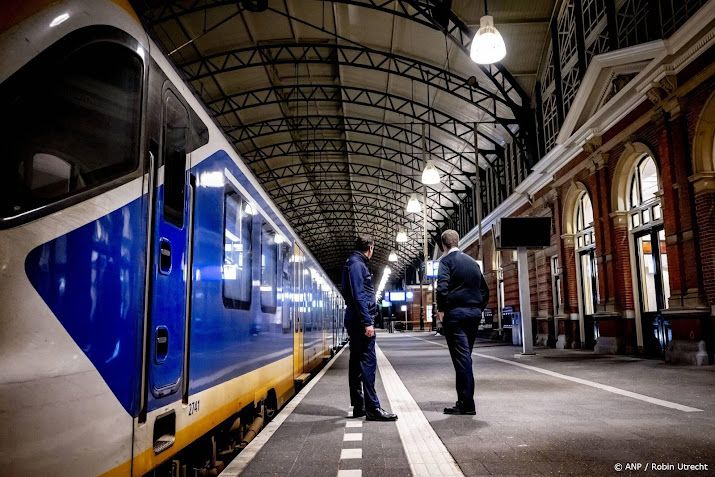 Staking bij NS duurt 4 uur, zegt FNV