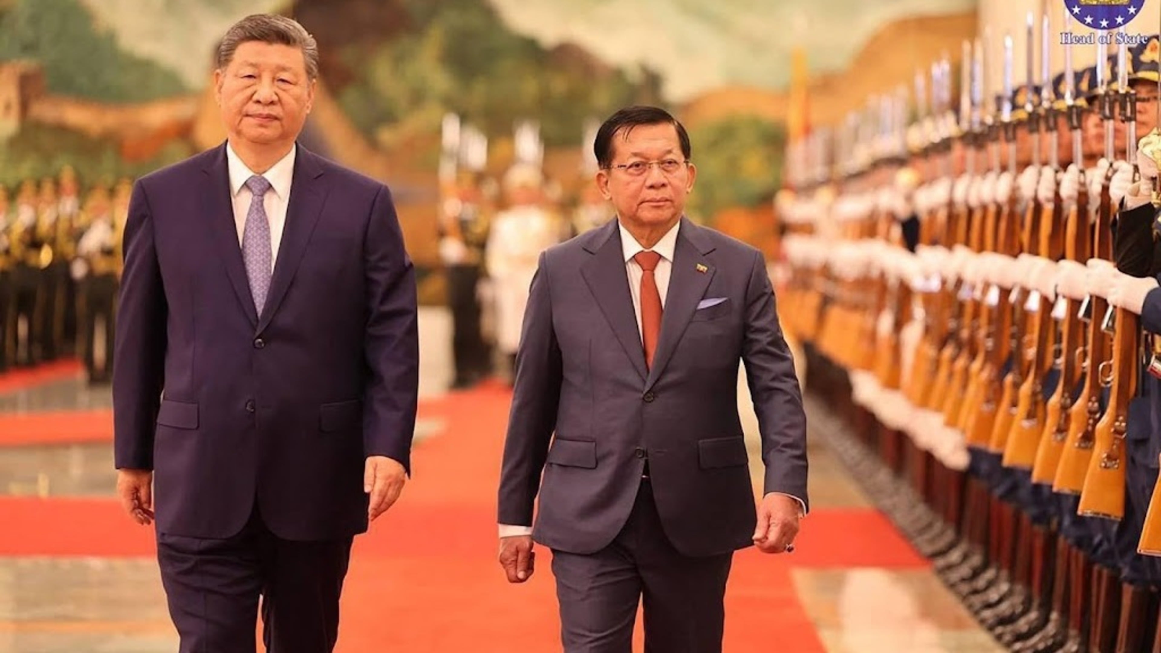 Chinese president Xi Jinping steunt Myanmarese leider
