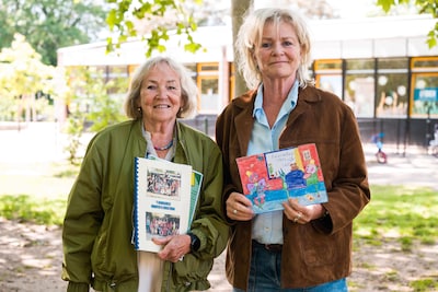 Nu samen in Oranje en vroeger op dezelfde school in Borne (en hun juffen volgen Mats en Wout nog op de voet)