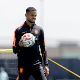 Gakpo over het geloof bij Oranje: 'Af en toe een Zoom-call met Pastoor Freddie'