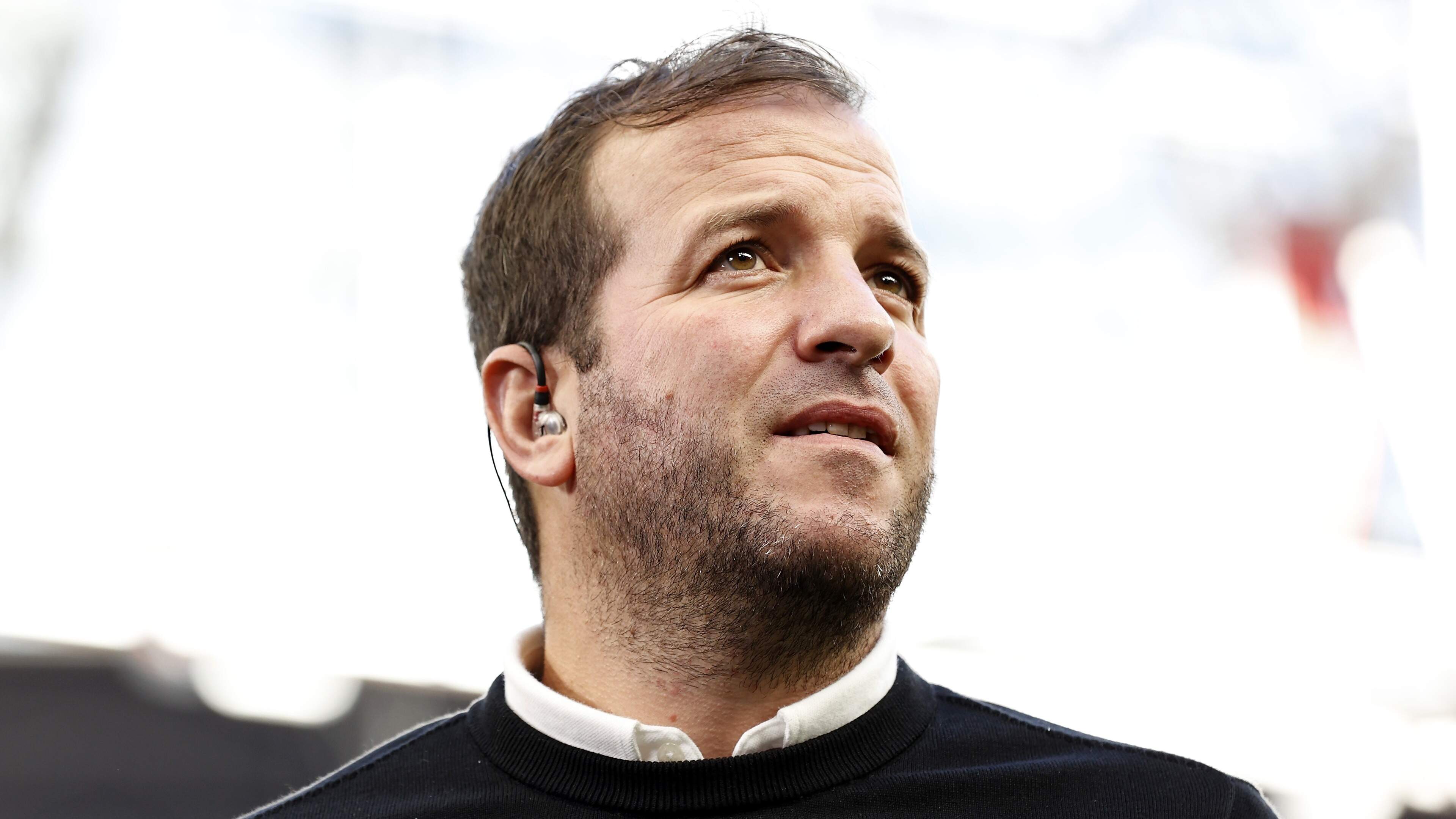 Van der Vaart na ophef zaterdag weer aan tafel bij NOS