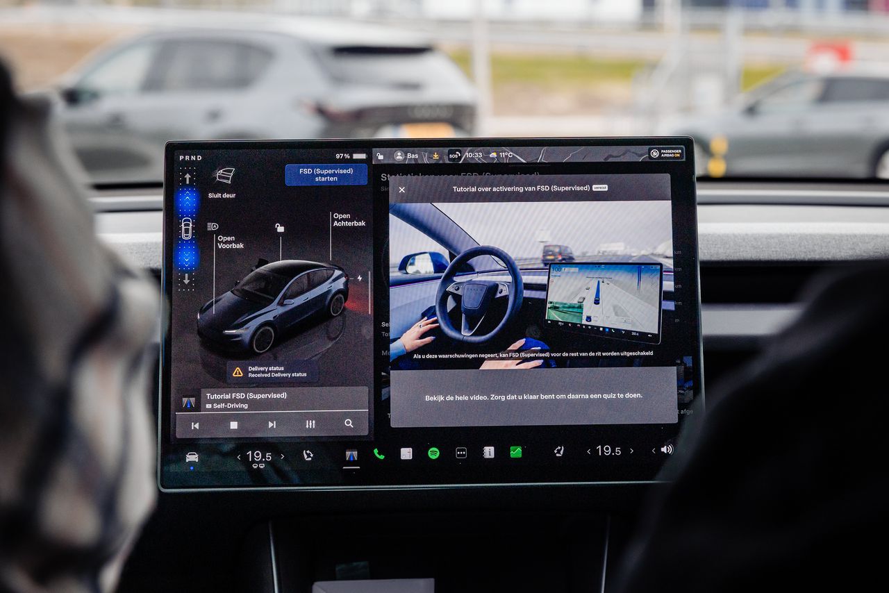 Na minister Karremans zegt ook de Rijksdienst voor Wegverkeer dat er niet is misleid door Tesla bij toelating zelfrijdende auto’s