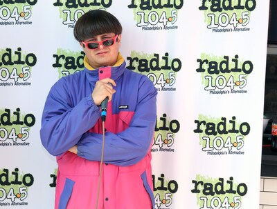 Van bloempotkapsel tot bizarre stunts: wie was de excentrieke zanger Oliver Tree die omkwam bij helikoptercrash?