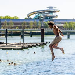 Tropische temperaturen, benauwdheid en plaknachten dit weekend: 'Wordt puffen'
