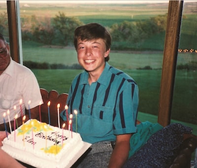 Gepeste jongen met autisme die op z’n 27ste multimiljonair werd: dit is Elon Musk, de rijkste mens ooit geleefd