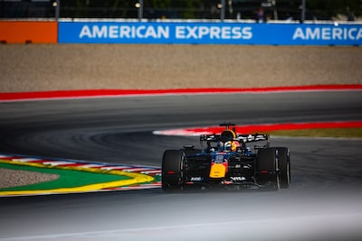 LIVE Formule 1 | Max Verstappen maakt zich op voor cruciale laatste training in warm Barcelona