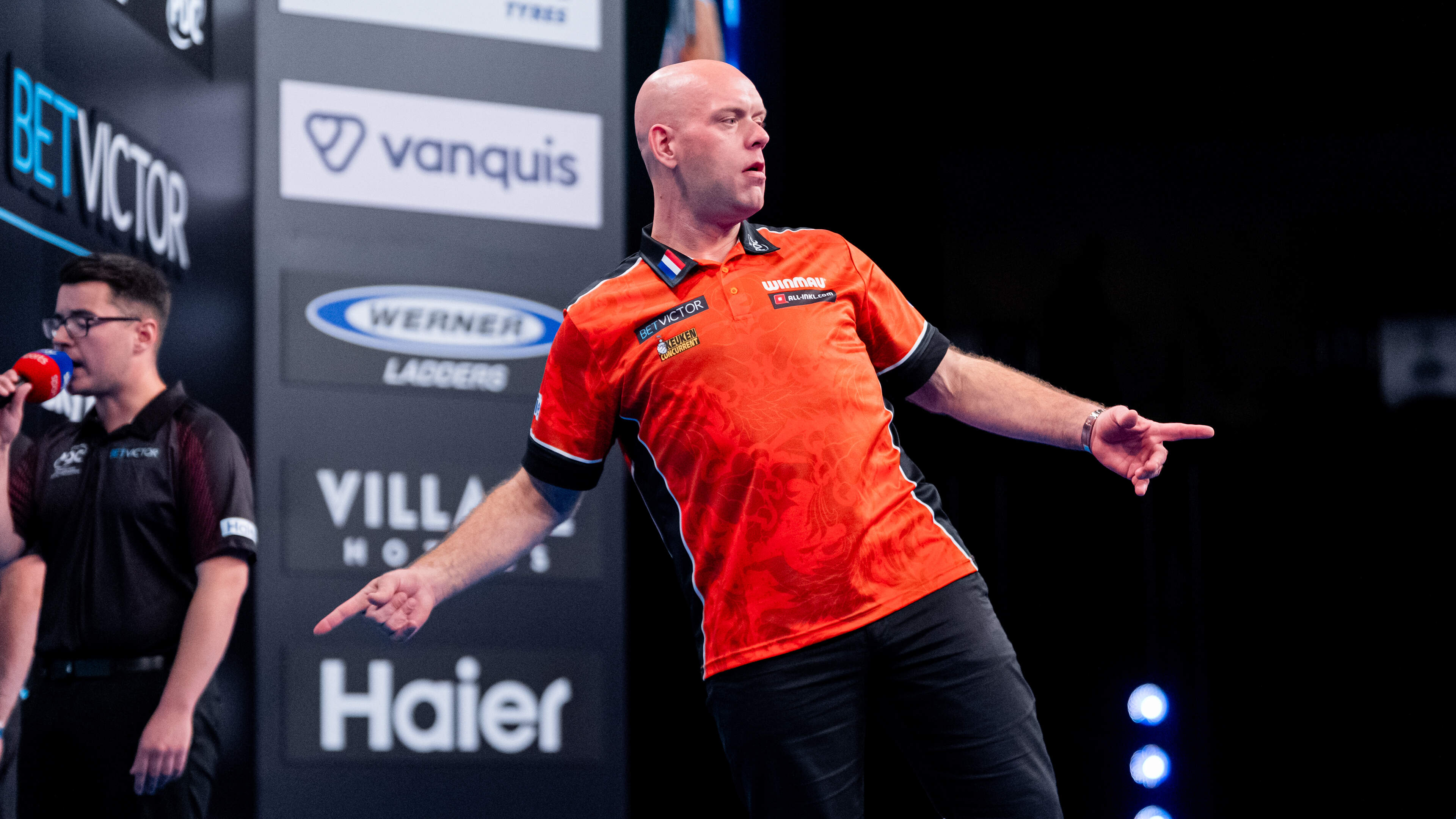 Uitmuntende Michael van Gerwen leidt Nederlands team naar finale World Cup of Darts