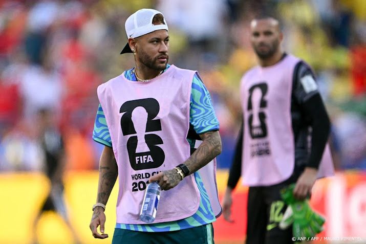 Neymar traint individueel bij Brazilië na kuitblessure