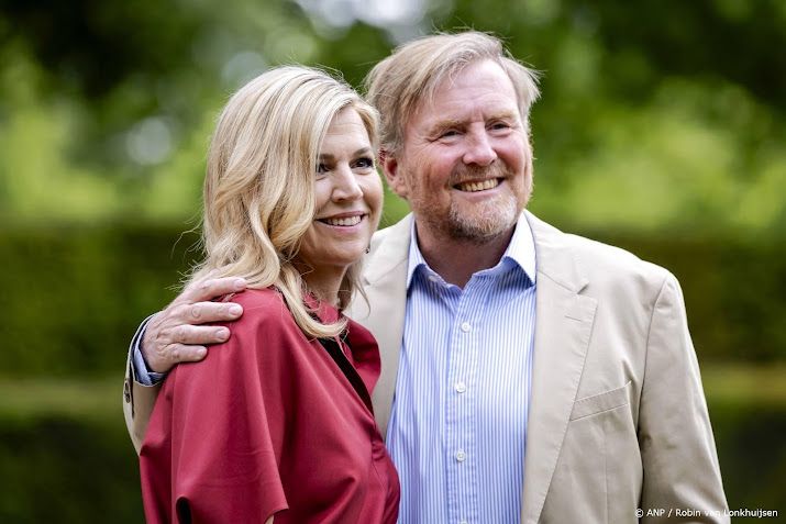 Willem-Alexander en Naruhito kijken samen WK-wedstrijd