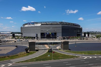 WK-stadion in New Jersey onbereikbaar voor voetgangers: ‘Was 5,5 uur onderweg’