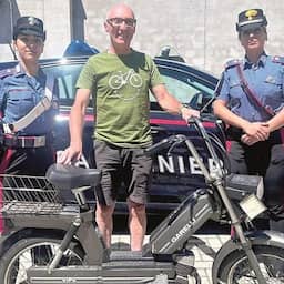 Italiaan krijgt gestolen brommer na 42 jaar terug: 'Heb hard gehuild na diefstal'