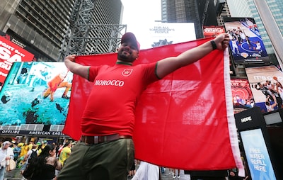 De vermoedelijke opstellingen van Brazilië en Marokko, fans zorgen voor feest op Times Square in aanloop naar kraker
