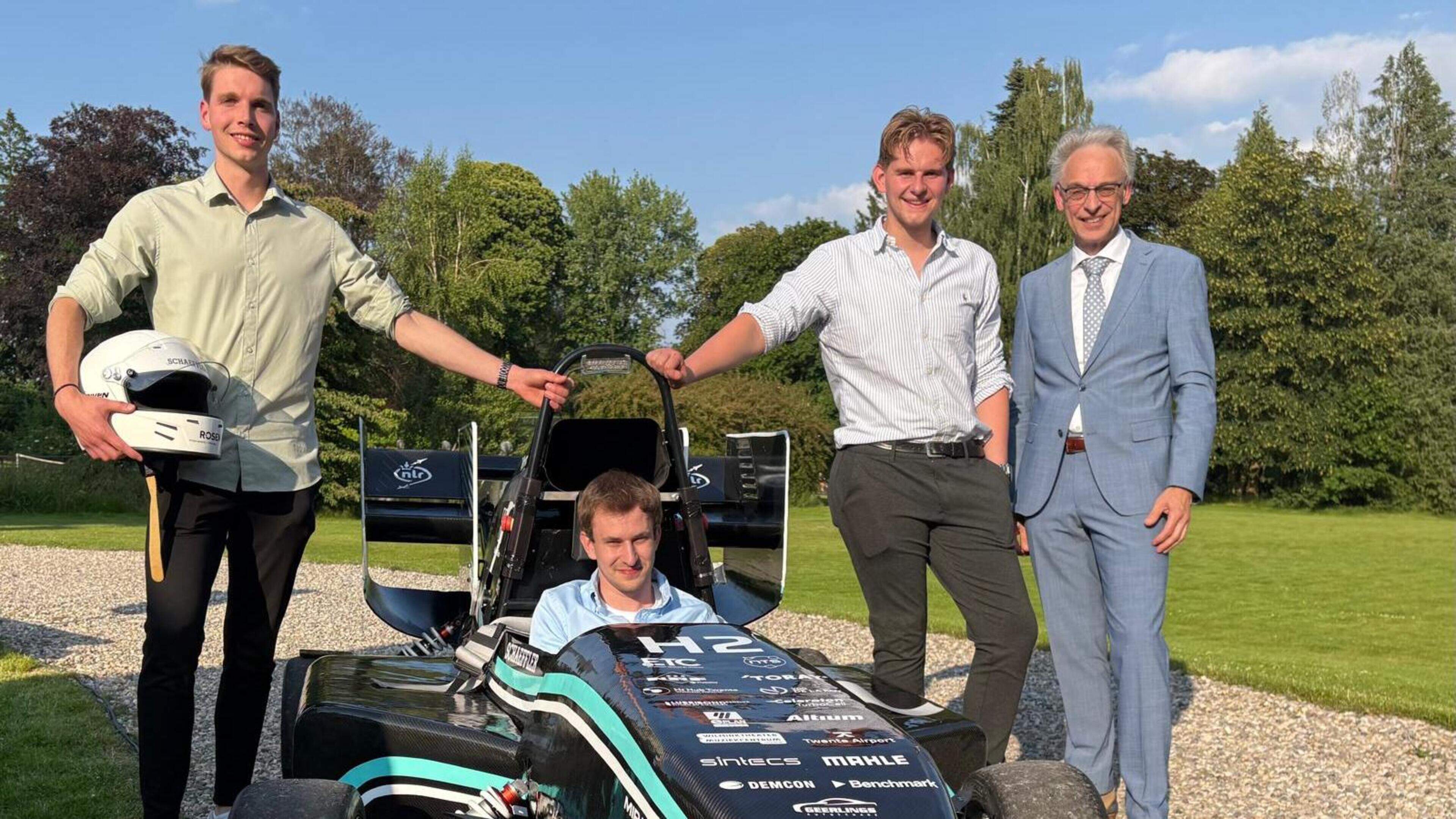 TU Twente werkt aan auto van de toekomst: ’Rijden op waterstof is goedkoopst’