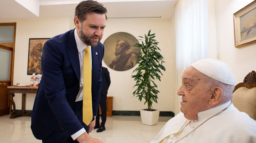Zijn hindoestaanse vrouw Usha is geen christen, maar bracht J.D. Vance bij het katholicisme