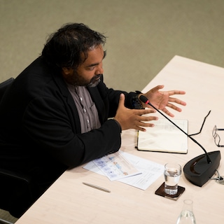 De coronacommisie laat met Amrish Baidjoe en Rob Elens twee critici aan het woord: ‘Ik voelde me opgejaagd wild’