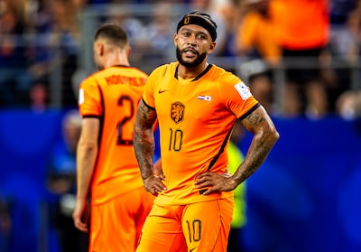Oranje blikt terug, Japanse fans ruimen op en vlucht Uruguay uren vertraagd: dit gebeurde op het WK terwijl jij sliep