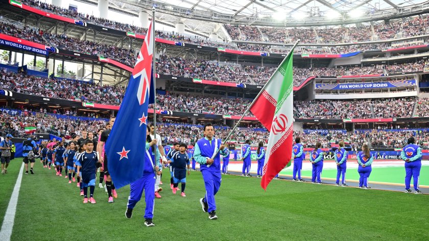 FIFA houdt Iraanse protestsymbolen bij WK-voetbal uit beeld, maar pistoolgebaar mag wel