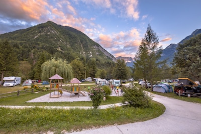 Nederlandse wandelaar (57) omgekomen na val in Slovenië