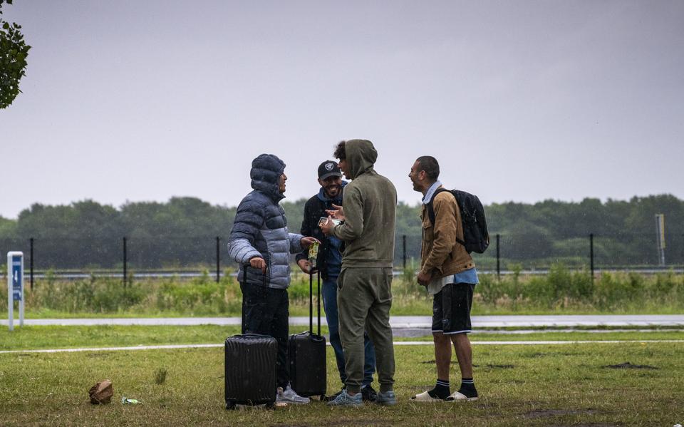 LIVE | 120 asielzoekers naar nachtopvang buiten Ter Apel gebracht