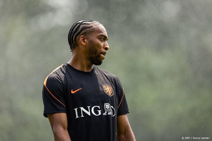 Oranje traint zonder Quinten Timber voor vertrek naar Houston