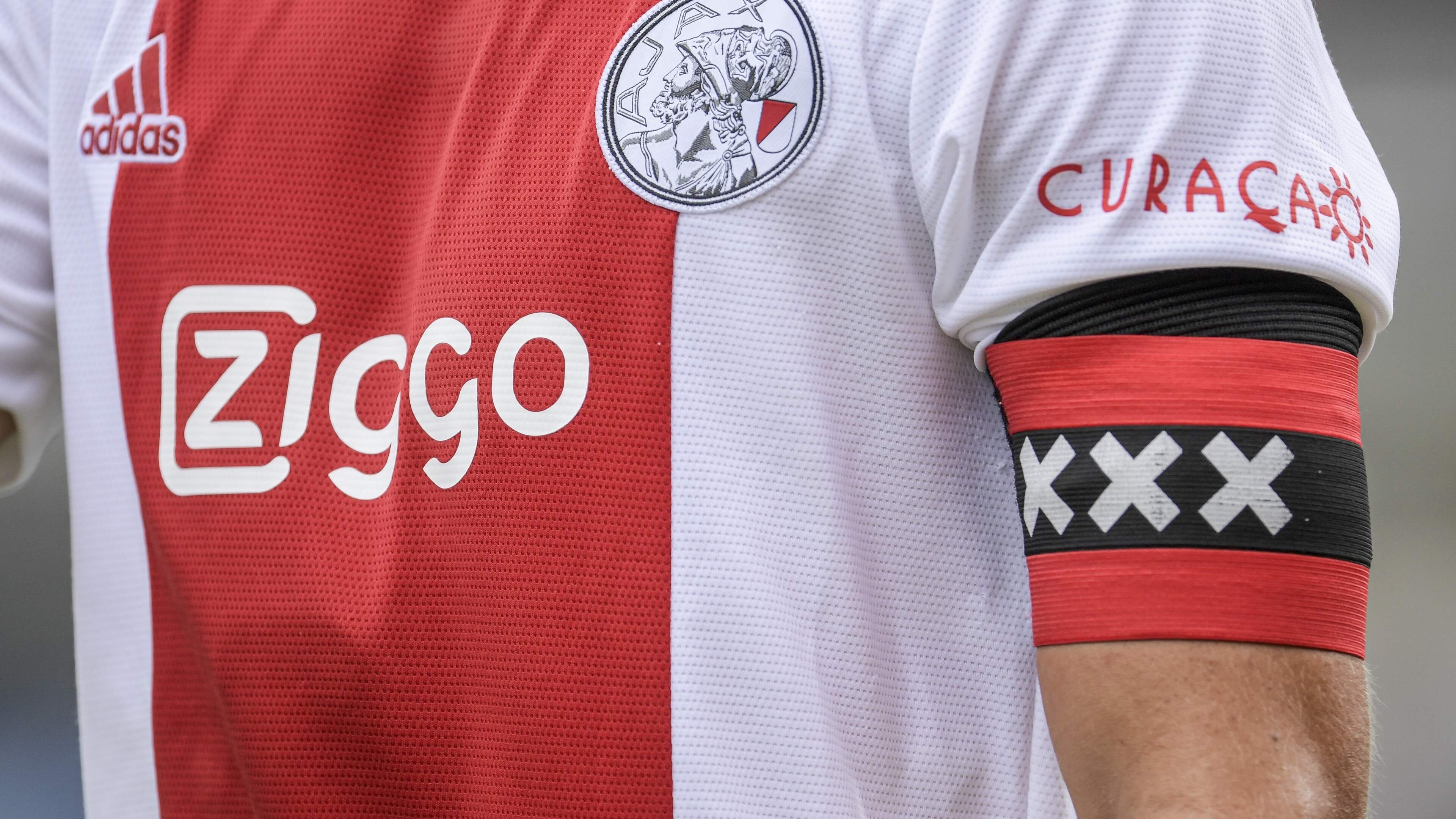 Ziggo stopt na volgend seizoen als hoofdsponsor van Ajax