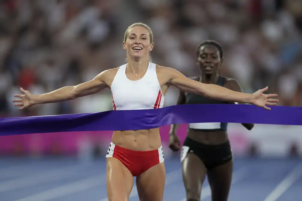 Engelse Georgia Hunter Bell pakt goud op 800 meter bij Gemenebestspelen