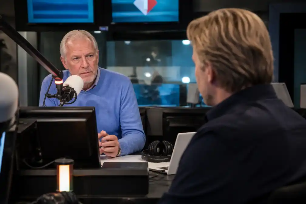 Columnist hekelt Paul Römer om misbruik NPO 1-radio voor neef Thijs Römer