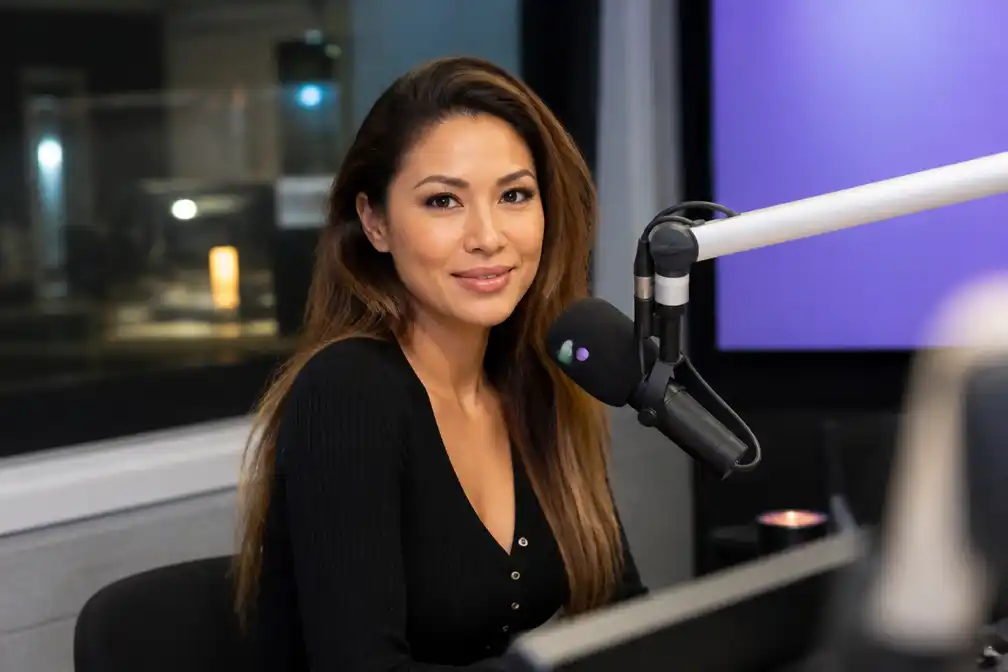 Radio 538-dj Airen Mylene na 15 jaar terug naar AA-cup na verwijderen implantaten