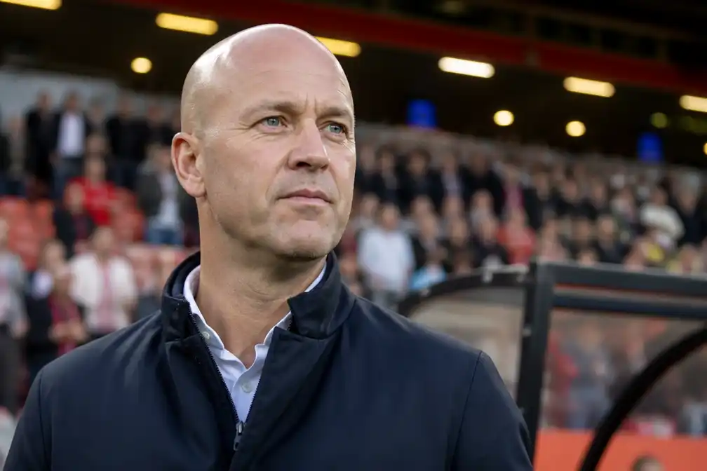 Nieuwe spitsen bezorgen Ajax 1-3 zege bij Volendam; Cruijff bouwt op goals