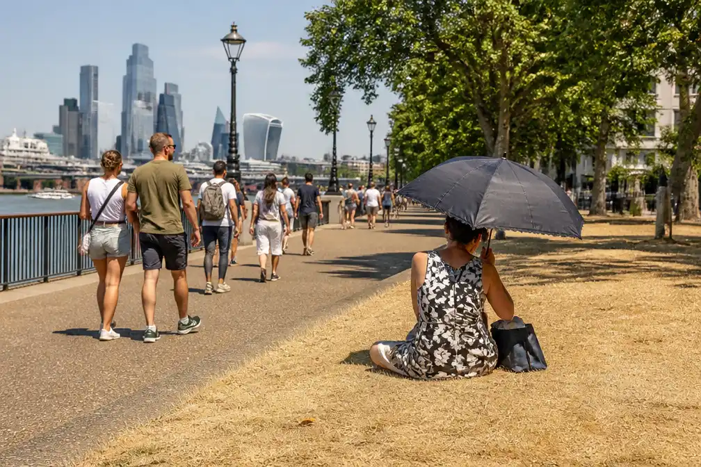 Oranje hitte-alarmen in Engeland bij verwachte temperaturen van 34C