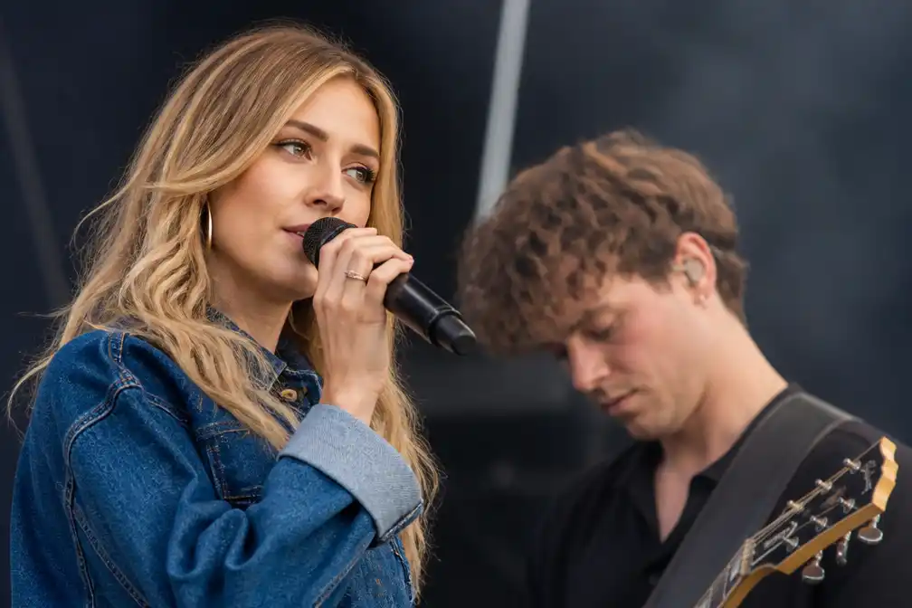 Zangeres Hannah Mae en bandlid Rowdy Prins na tien jaar uit elkaar, blijven samenwerken