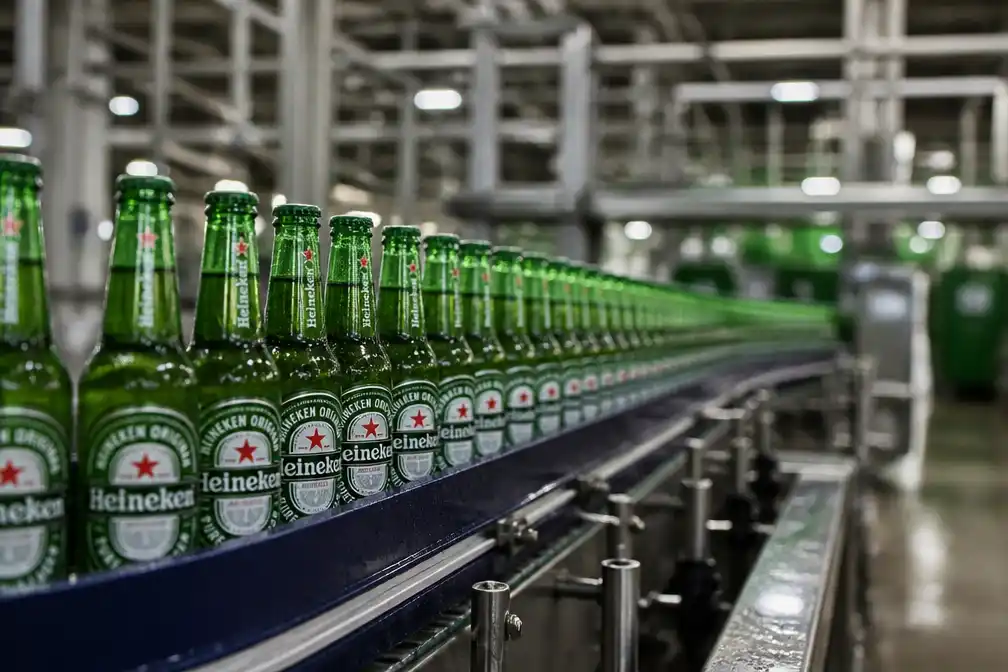 Heineken verkoopt meer bier en ziet winstmarge stijgen