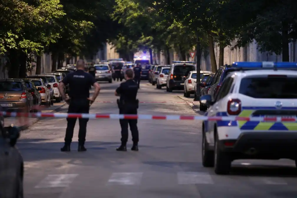 Zes gewonden bij schietpartij in Valence, één in levensgevaar na vuur uit witte SUV
